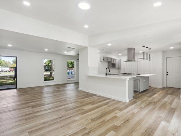 9807 Kendal DR, Austin TX 78753