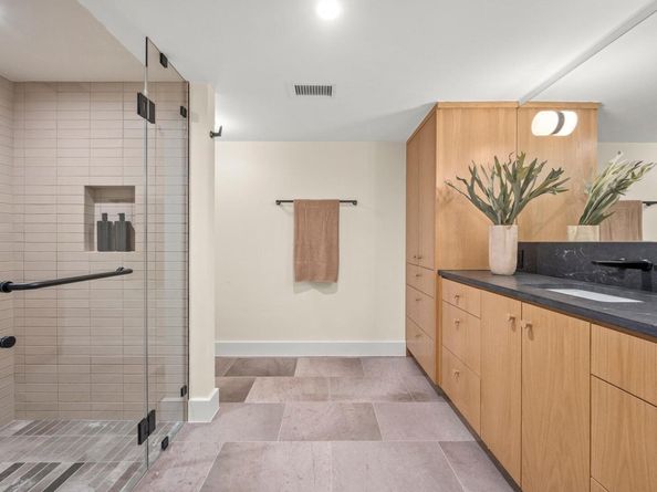 706 W Johanna ST, Austin TX 78704