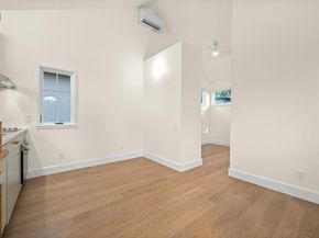 706 W Johanna ST, Austin TX 78704