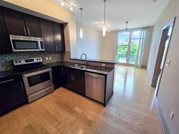 1320 Robert Browning ST 308, Austin TX 78723