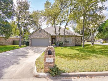 2912 Brandy LN