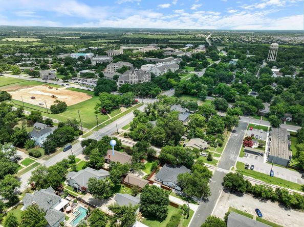 810 E University Ave, Georgetown TX 78626