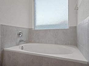 424 Wolf Springs RD, Georgetown TX 78628