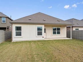 424 Wolf Springs RD, Georgetown TX 78628