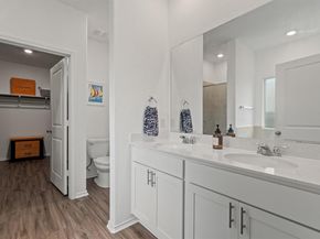 424 Wolf Springs RD, Georgetown TX 78628