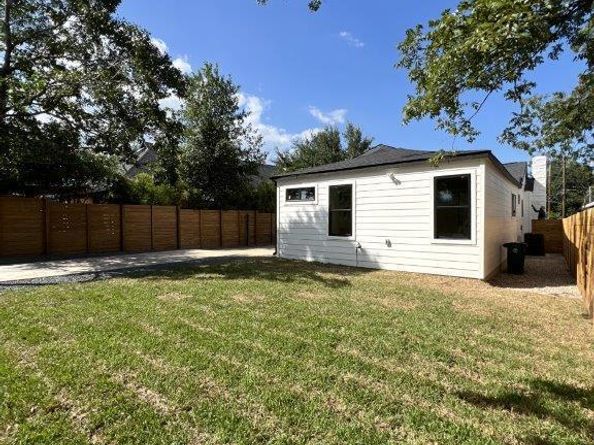 2009 Hamilton Ave, Austin TX 78702