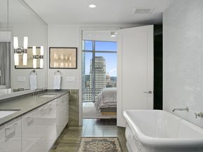 200 Congress Ave 24E, Austin TX 78701