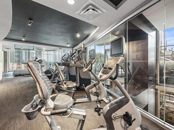 360 Nueces ST 911, Austin TX 78701