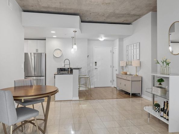 360 Nueces ST 911, Austin TX 78701