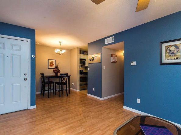 400 W 35th ST 104, Austin TX 78705