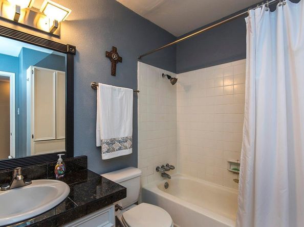 400 W 35th ST 104, Austin TX 78705