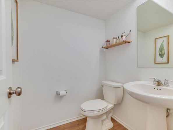 101 Wind Flower LN, Liberty Hill TX 78642