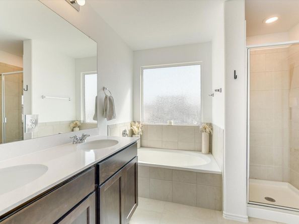 101 Wind Flower LN, Liberty Hill TX 78642