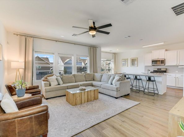 101 Wind Flower LN, Liberty Hill TX 78642