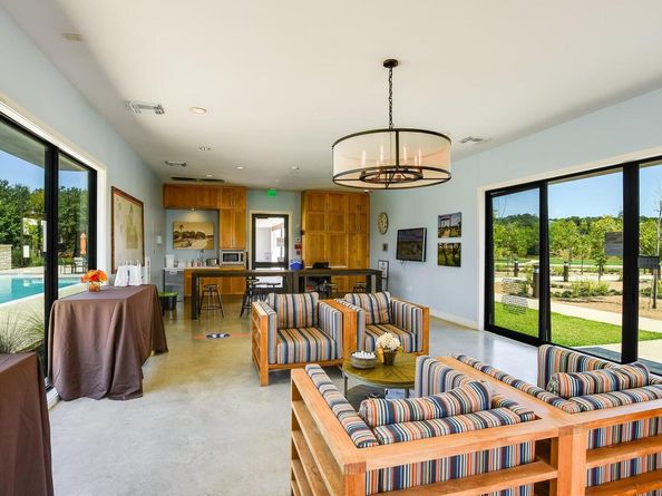 101 Wind Flower LN, Liberty Hill TX 78642