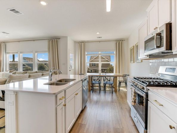 101 Wind Flower LN, Liberty Hill TX 78642