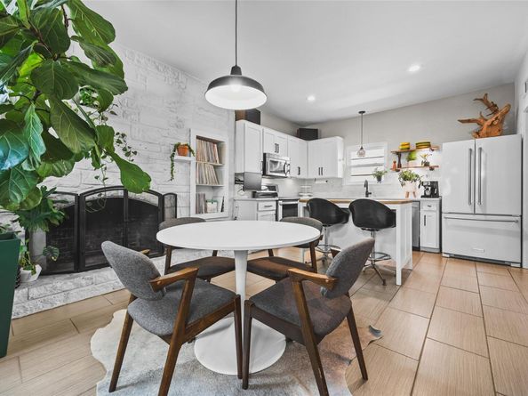 8102 Current CIR, Austin TX 78736