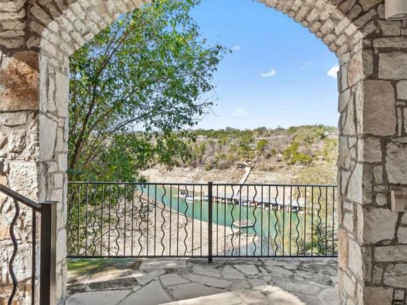 919 Challenger, Lakeway TX 78734