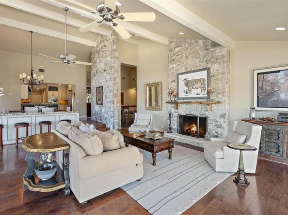 919 Challenger, Lakeway TX 78734