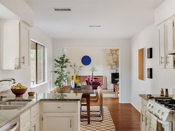 7806 Beauregard CIR, Austin TX 78745
