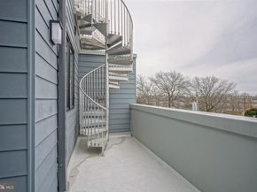2002 Renaissance Walk, Philadelphia PA 19145
