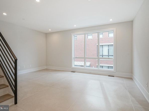 2002 Renaissance Walk, Philadelphia PA 19145