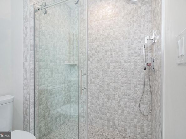 2002 Renaissance Walk  2, Philadelphia PA 19145