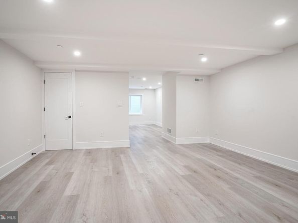 2002 Renaissance Walk  2, Philadelphia PA 19145