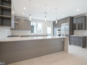 2002 Renaissance Walk  2, Philadelphia PA 19145