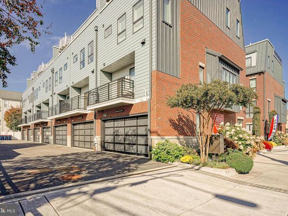 2002 Renaissance Walk, Philadelphia PA 19145