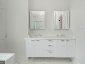 2002 Renaissance Walk  2, Philadelphia PA 19145