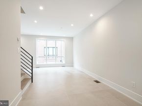 2002 Renaissance Walk  2, Philadelphia PA 19145