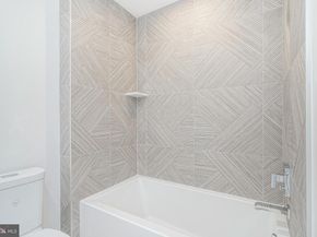 2002 Renaissance Walk  2, Philadelphia PA 19145