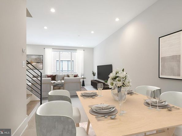 2002 Renaissance Walk  2, Philadelphia PA 19145