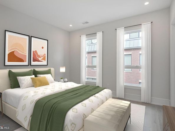 2002 Renaissance Walk  2, Philadelphia PA 19145