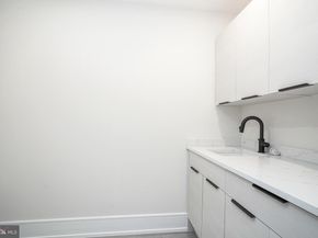 2002 Renaissance Walk, Philadelphia PA 19145