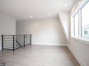 2002 Renaissance Walk, Philadelphia PA 19145
