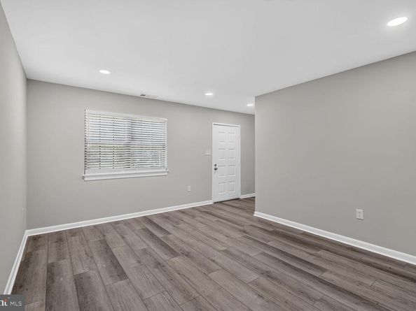2006 Headlands Circle, Reston VA 20191