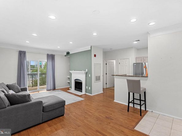 1521 Spring Gate Drive 10406, Mclean VA 22102