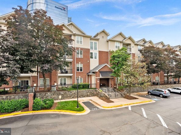 1521 Spring Gate Drive 10406, Mclean VA 22102