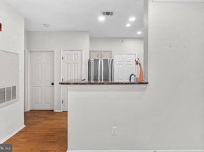 1521 Spring Gate Drive 10406, Mclean VA 22102