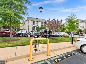 1521 Spring Gate Drive 10406, Mclean VA 22102