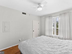 1521 Spring Gate Drive 10406, Mclean VA 22102