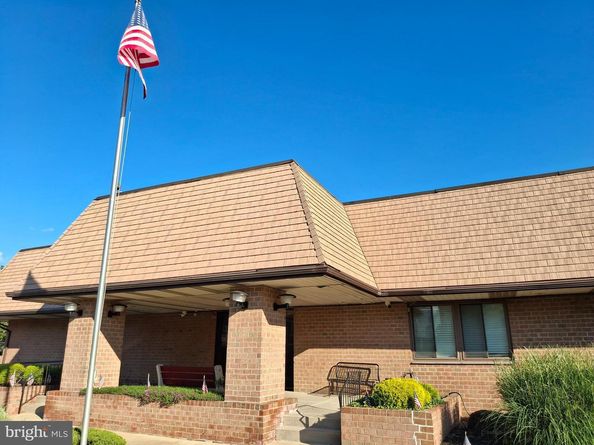 17205 Delaire Landing Road 205, Philadelphia PA 19114