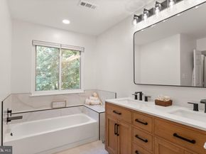 21244 Bullrush Place, Sterling VA 20164