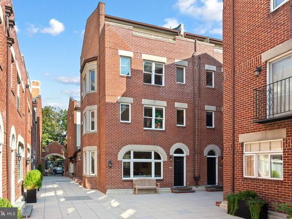 212 S 24TH Street 2406, Philadelphia PA 19103