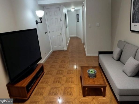744 S 22nd Street 1B, Philadelphia PA 19146