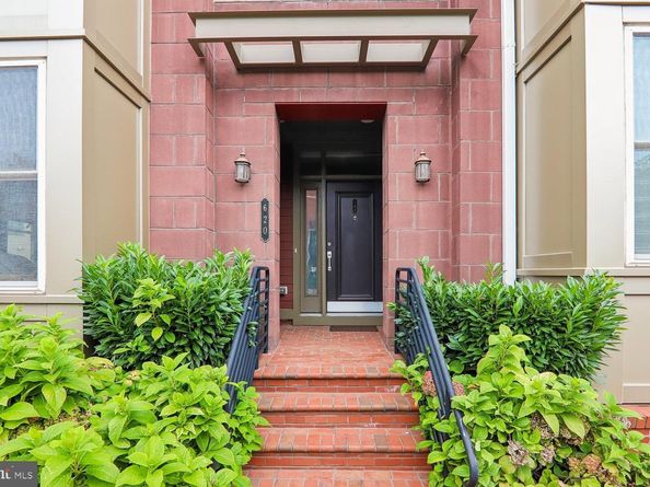 620 E Howell Avenue 102, Alexandria VA 22301
