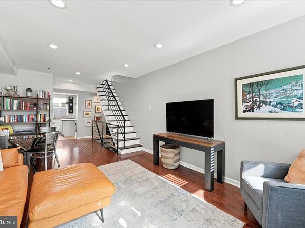 1920 Warnock Street, Philadelphia PA 19148