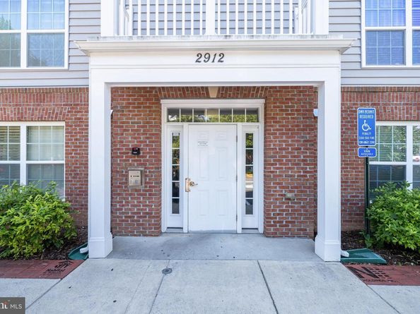 2912 17TH Street S 103, Arlington VA 22204